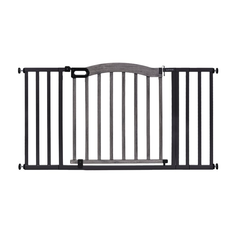 Metal baby best sale gate canada